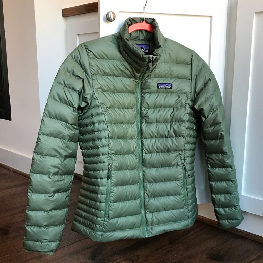 Patagonia Down Sweater Jacket in Camp Green, Size Small
